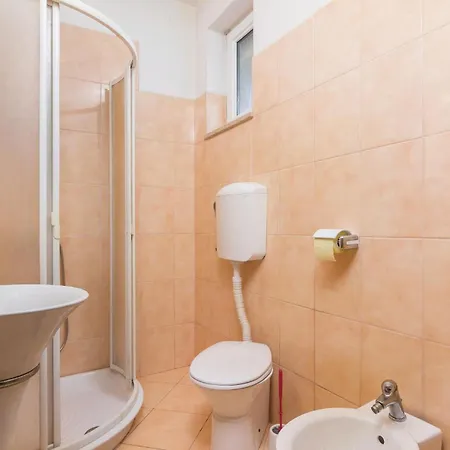 8 Bedroom Awesome In Pula