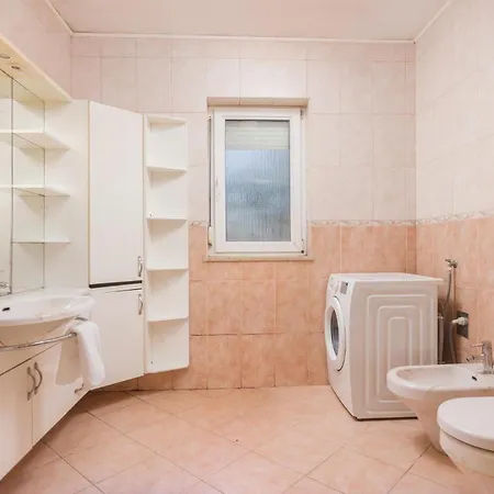 Сasa de vacaciones 8 Bedroom Awesome In *