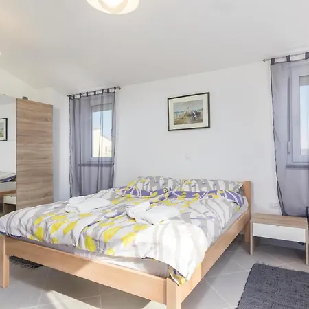 8 Bedroom Awesome In Ferienhaus