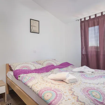 8 Bedroom Awesome In Ferienhaus *