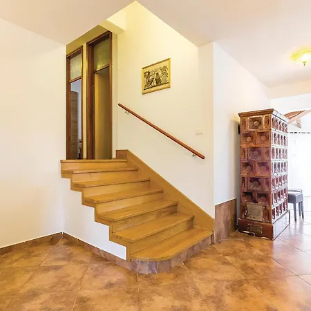 8 Bedroom Awesome In Pula