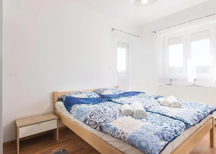8 Bedroom Awesome In Prázdninový dům