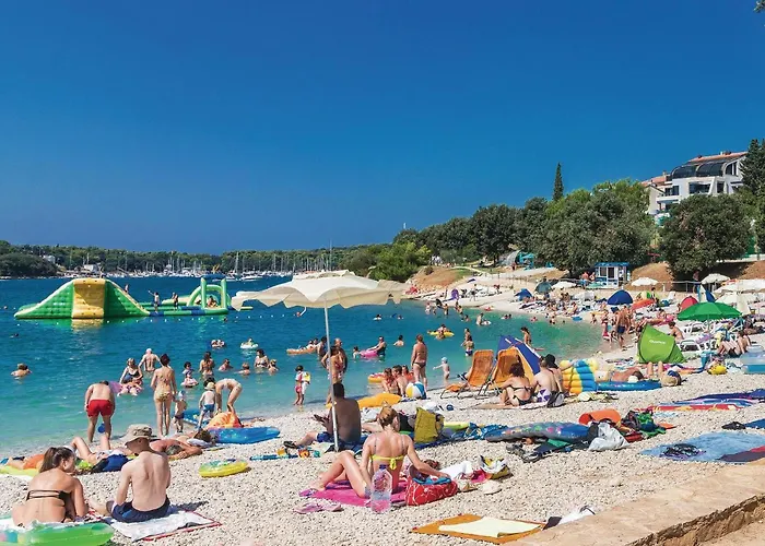 8 Bedroom Awesome In Дом отдыха *