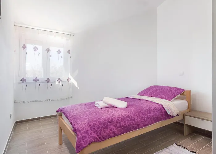 8 Bedroom Awesome In Holiday home *