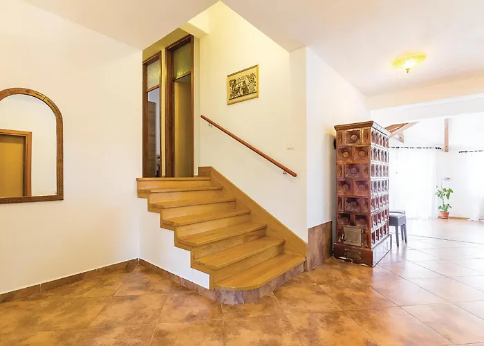 8 Bedroom Awesome In Pula