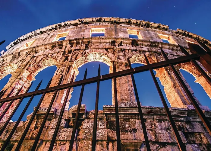 8 Bedroom Awesome In Пула